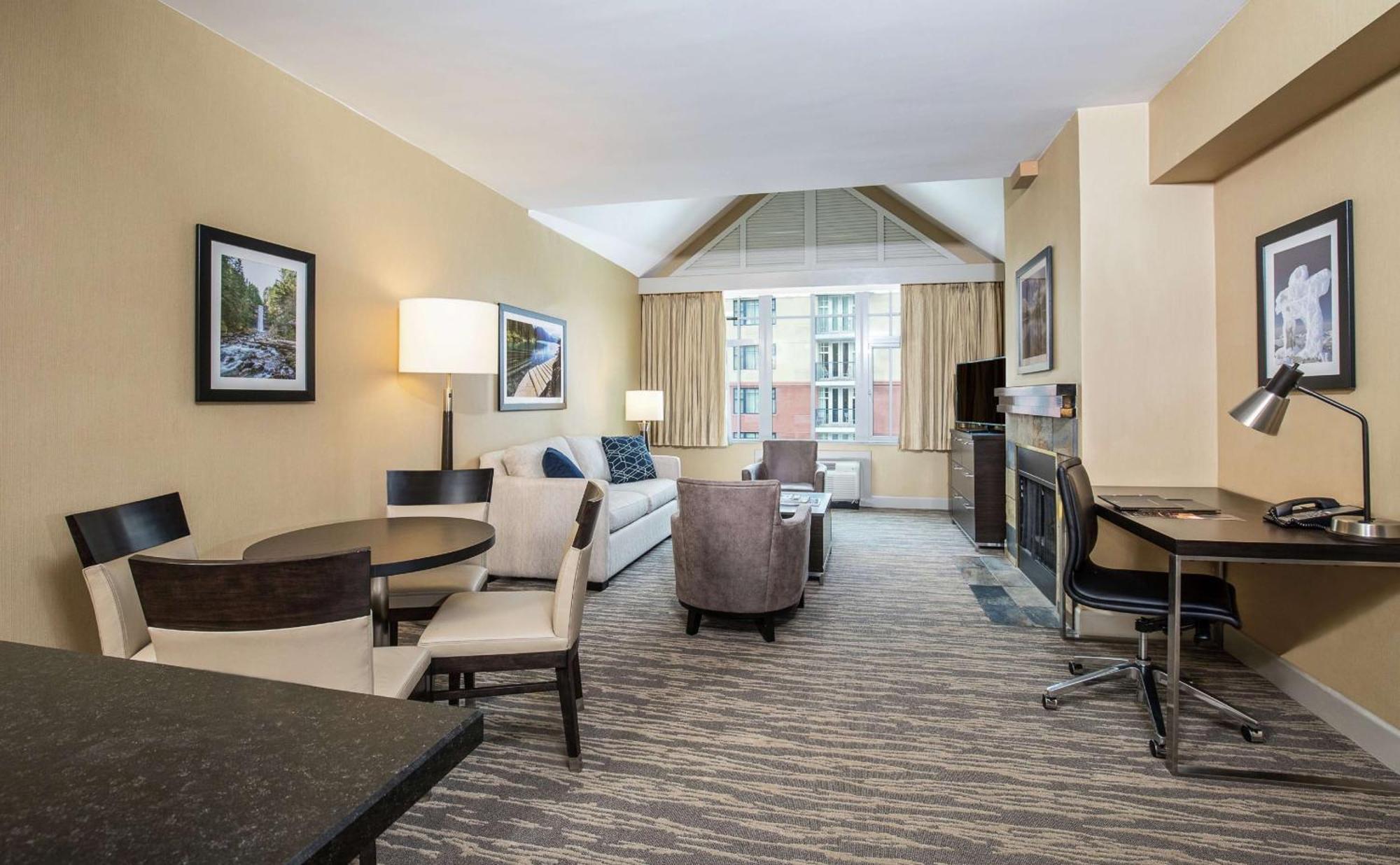 Hilton Whistler Resort & Spa Exterior foto