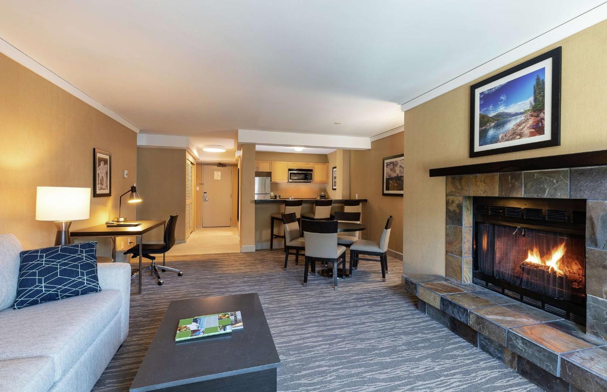 Hilton Whistler Resort & Spa Exterior foto