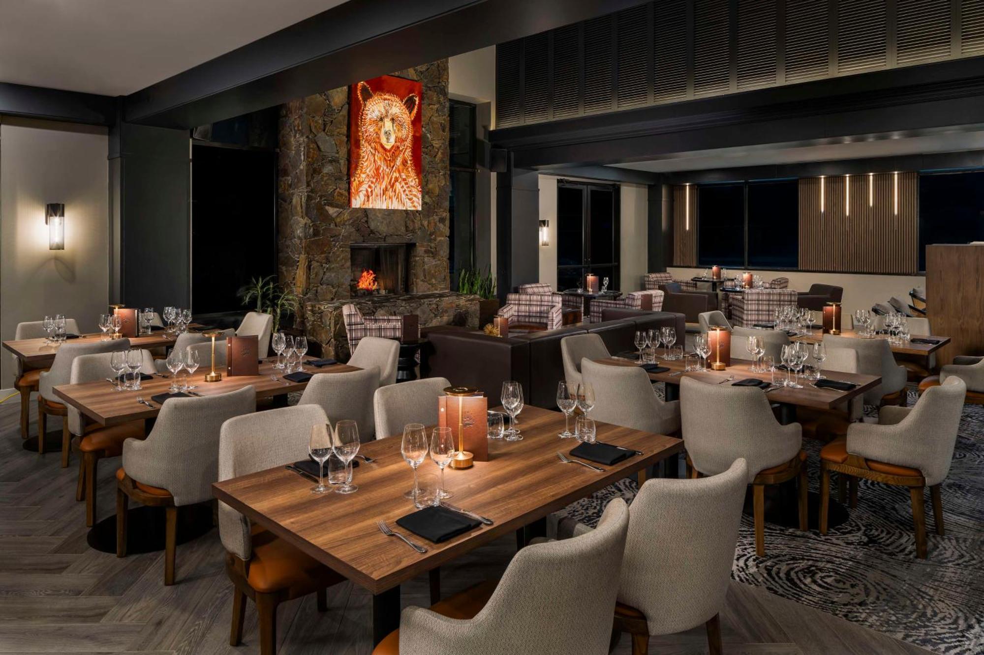 Hilton Whistler Resort & Spa Exterior foto