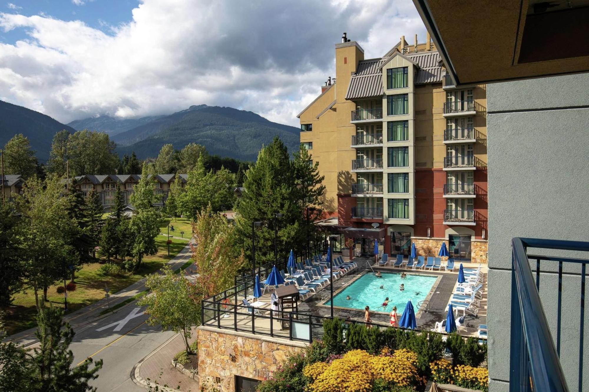 Hilton Whistler Resort & Spa Exterior foto