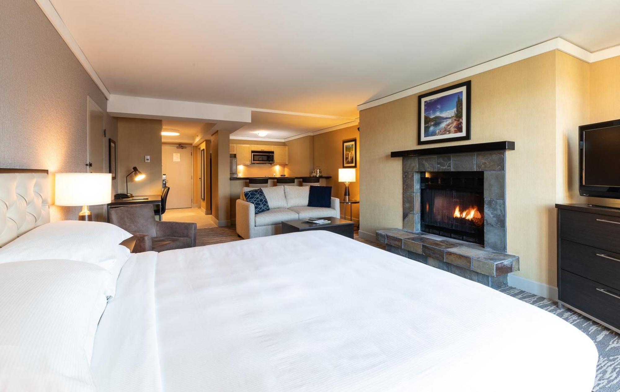 Hilton Whistler Resort & Spa Exterior foto